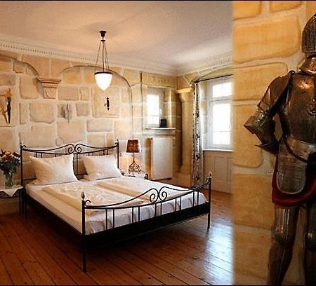 Knopf Und Knopf Erlebniswelt Hotel Warthausen Стая снимка