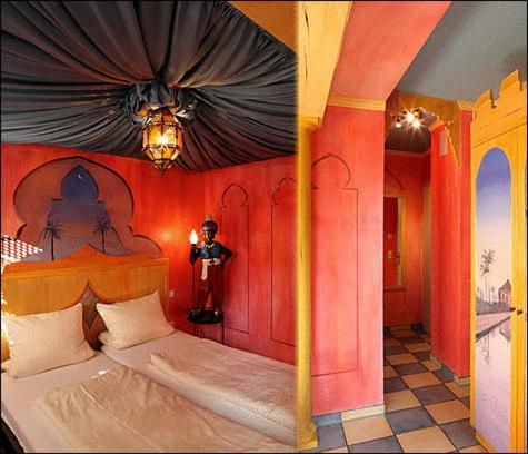 Knopf Und Knopf Erlebniswelt Hotel Warthausen Стая снимка
