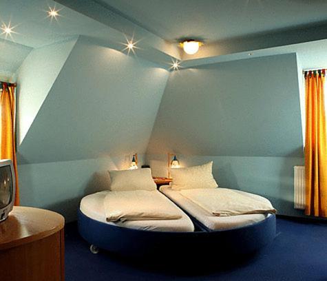 Knopf Und Knopf Erlebniswelt Hotel Warthausen Стая снимка